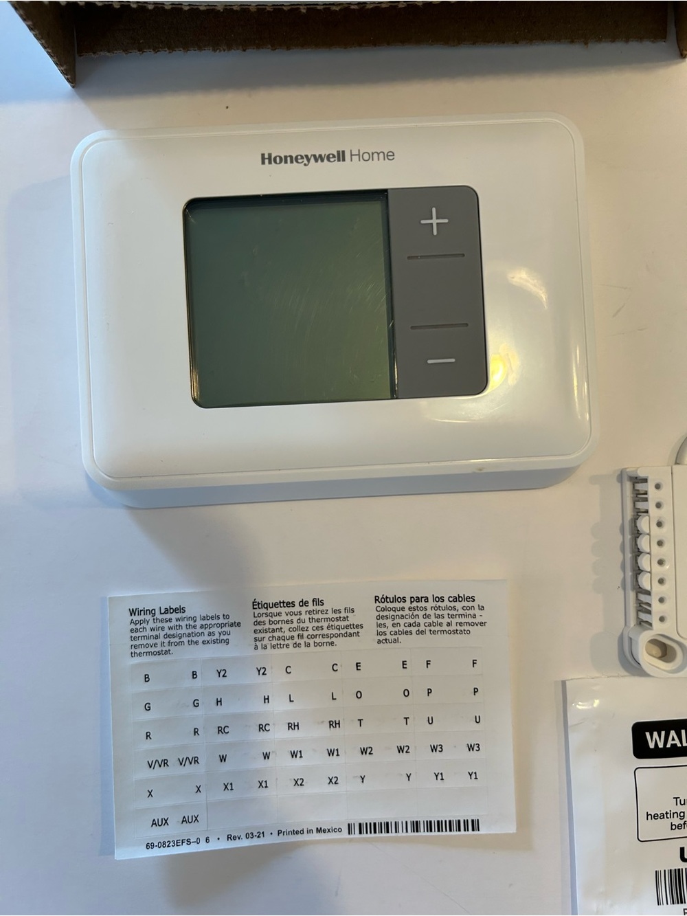 Honeywell Home RTH5160D1003 Non-Programmable Digital Thermostat w/ Wall Plate